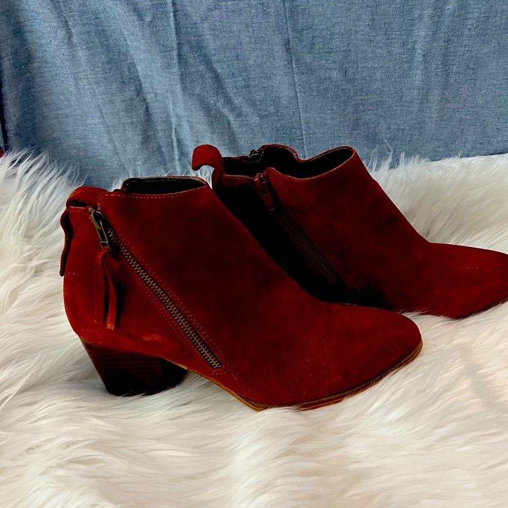 Sole Society ankle boots. Genuine suede size 9.